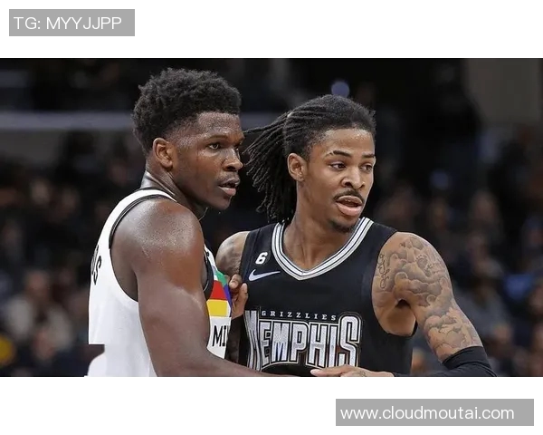 湖人见证莫兰特状态下滑:数据全面缩水三分命中率暴跌,森林狼交易方案引热议