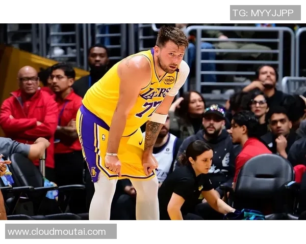 湖人队詹姆斯复出难阻失利,湖人惜败爵士,东契奇状态低迷引热议